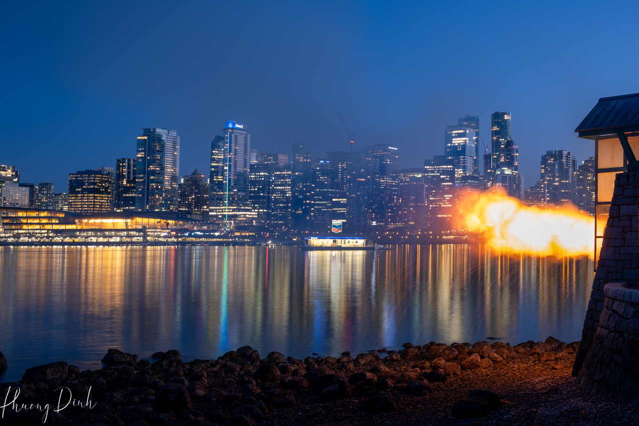 vancouver, Nine O'Clock Gun, cannon, night, night photography, flash photography, waterfront, building, high-rise, river, reflection